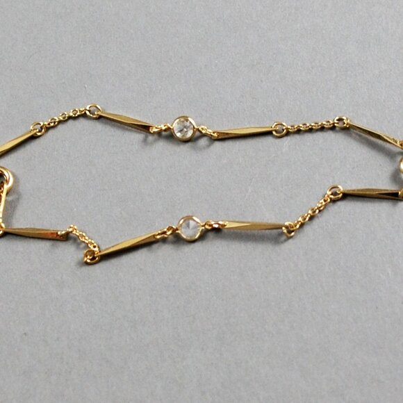 1984 Avon Simulated Diamond Accent in Goldtone Necklace and Bracelet Set - Picture 3 of 9